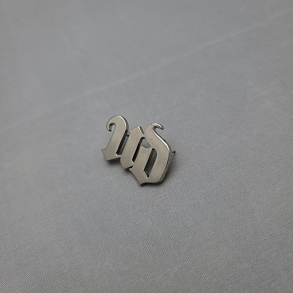 Urban Decay Logo Pin - Picture 2 of 6